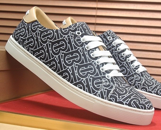 Burberry Black & Gray Patterned Low-Top Sneakers — front