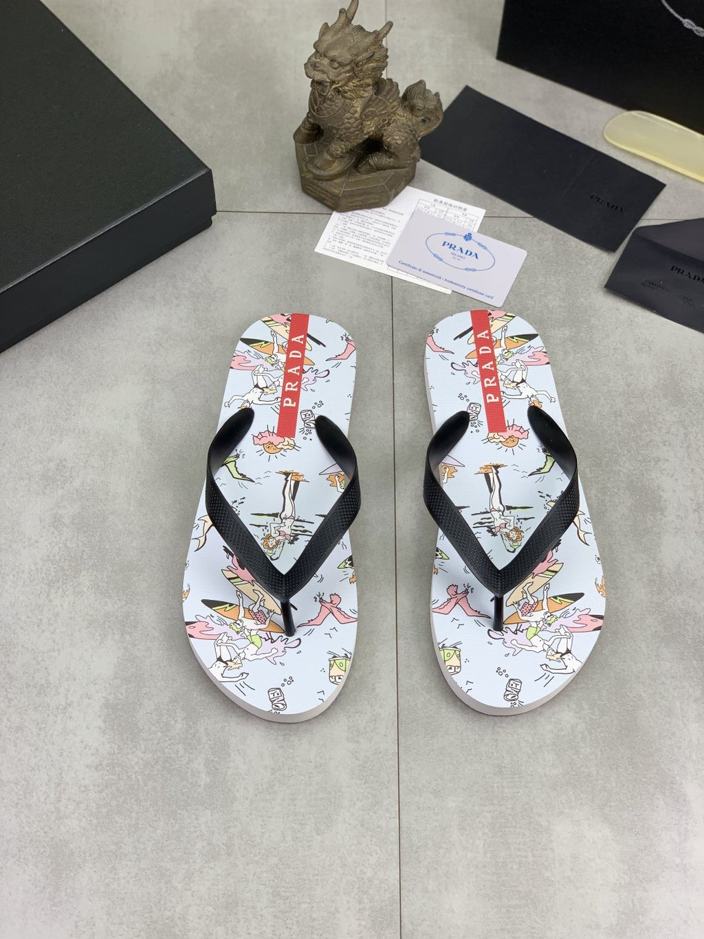 微商相册测试鞋子-Prada Printed Thong Flip-Flops — front