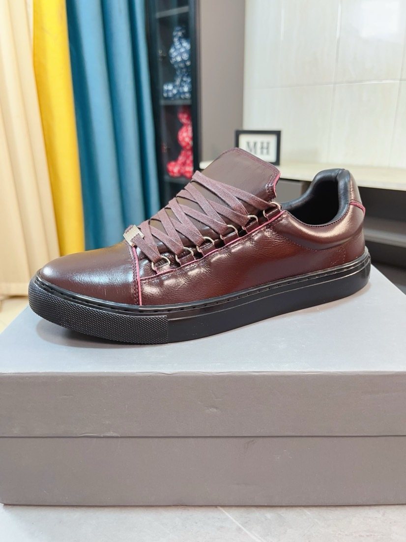 Balenciaga Textured Lace-Up Low-Top Sneakers — front