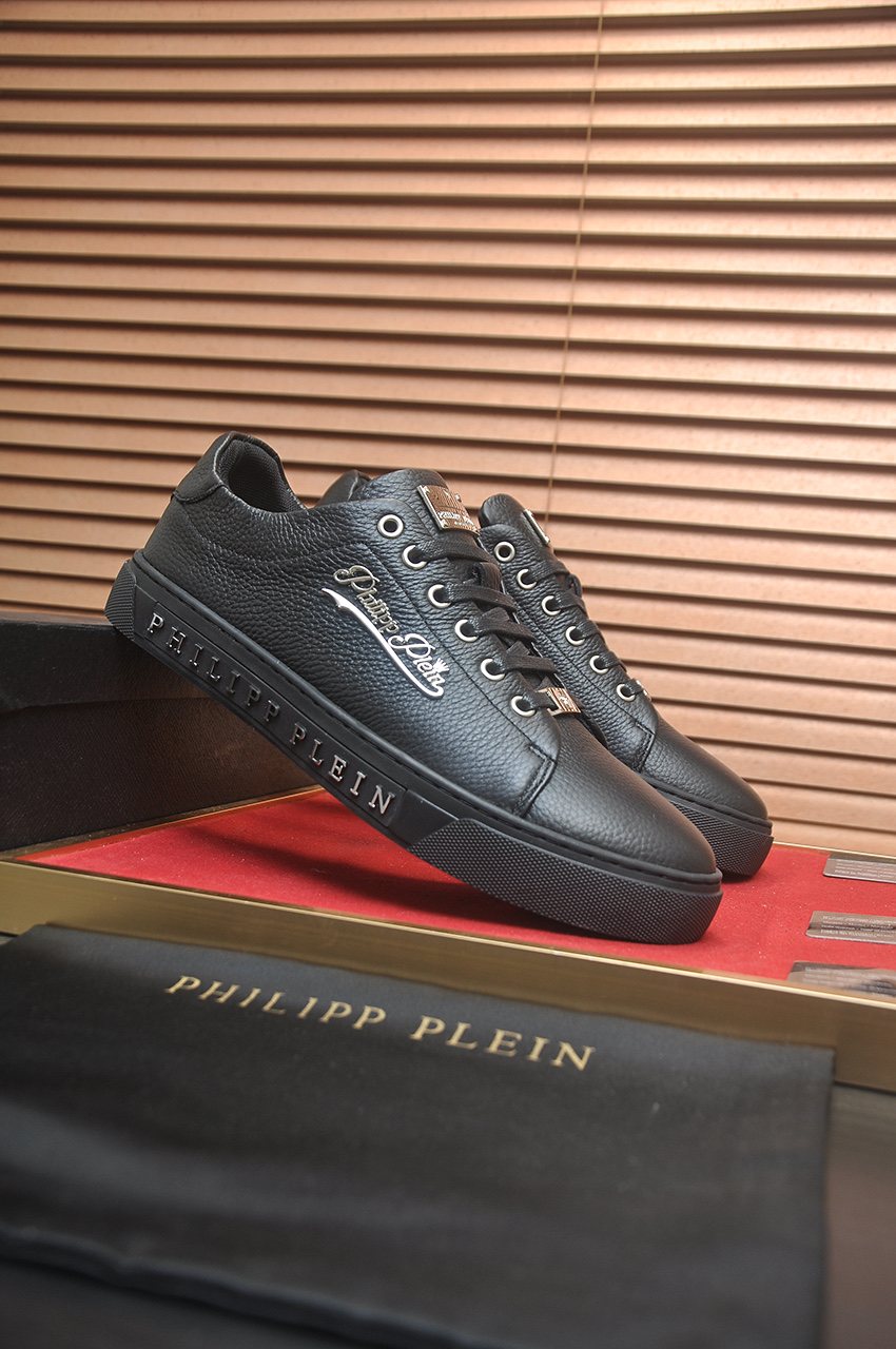 Philipp Plein Low-Top Lace-Up Sneakers — front