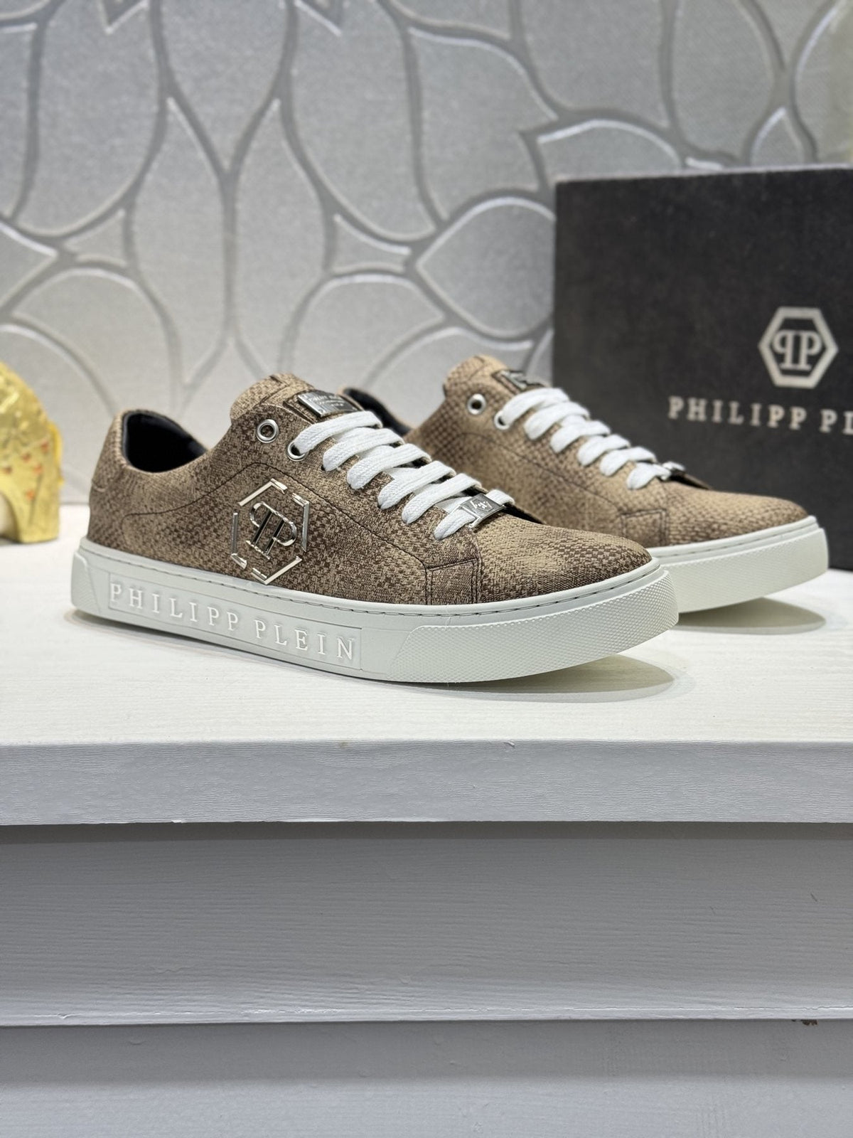 Philipp Plein Textured Logo Low-Top Sneakers — front