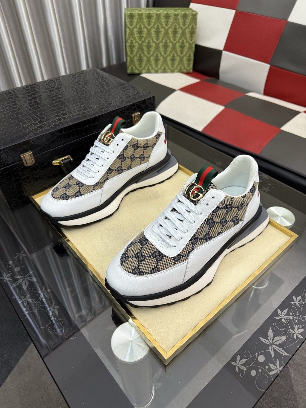 Gucci Patterned Panel Low-Top Sneakers — front