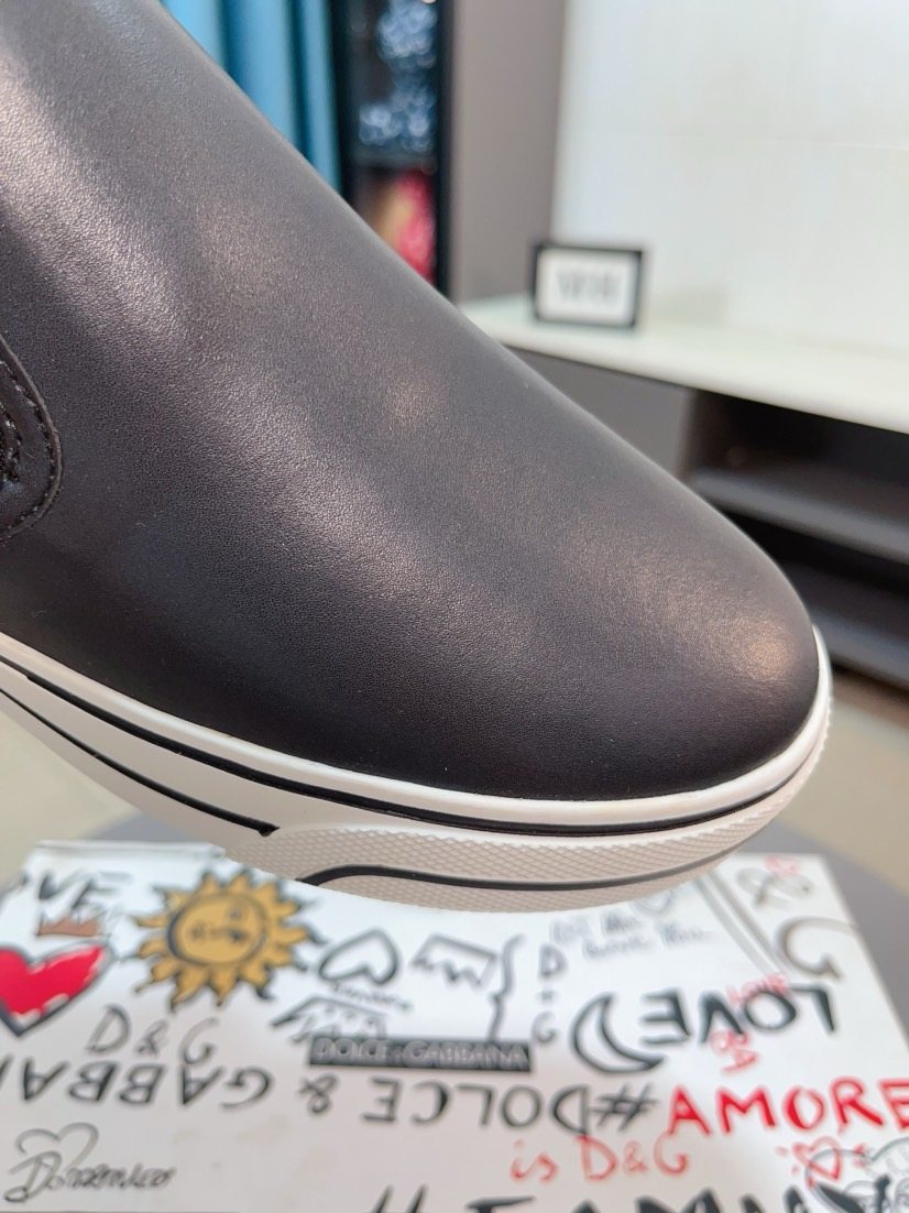 Dolce & Gabbana Striped Sole Slip-On Shoes — detail