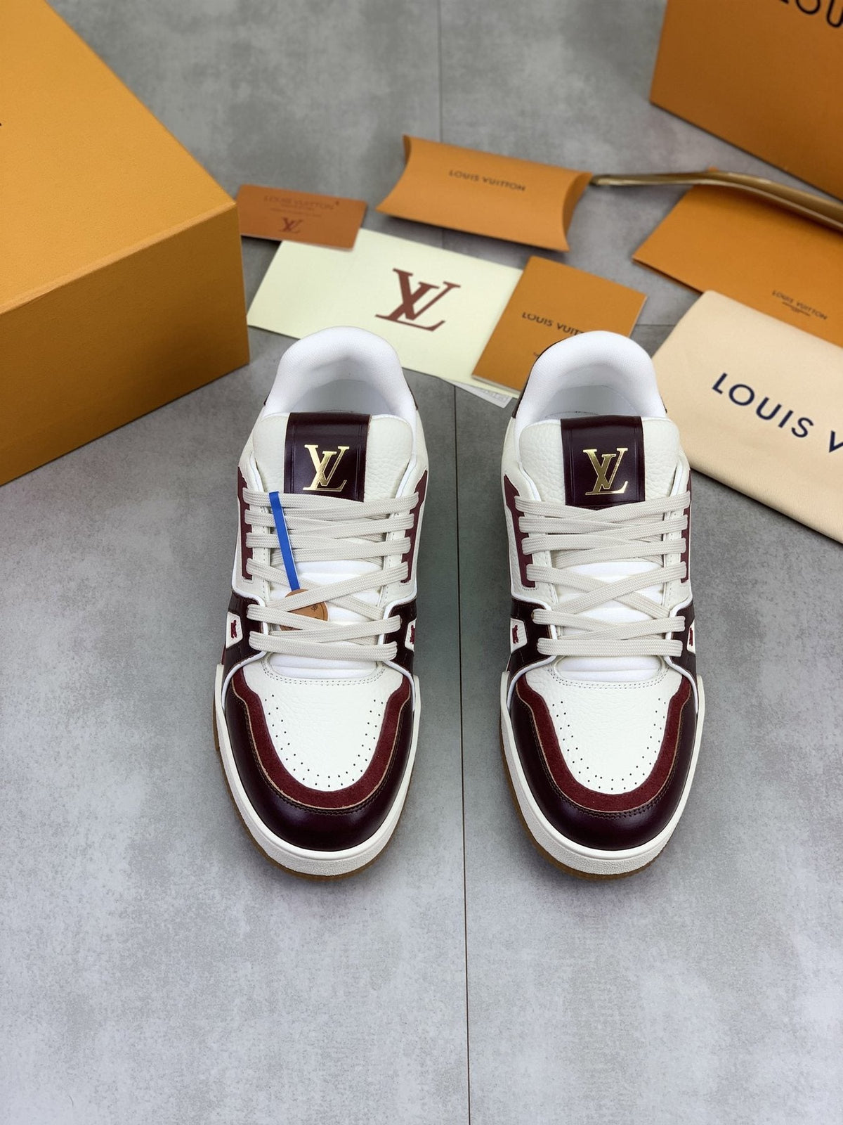 Louis Vuitton Panel-Trim Low-Top Sneakers — front