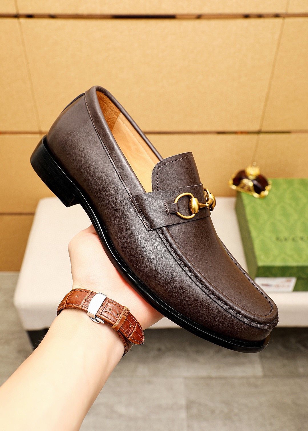 GUCCI Leather Horsebit-Style Loafers — detail
