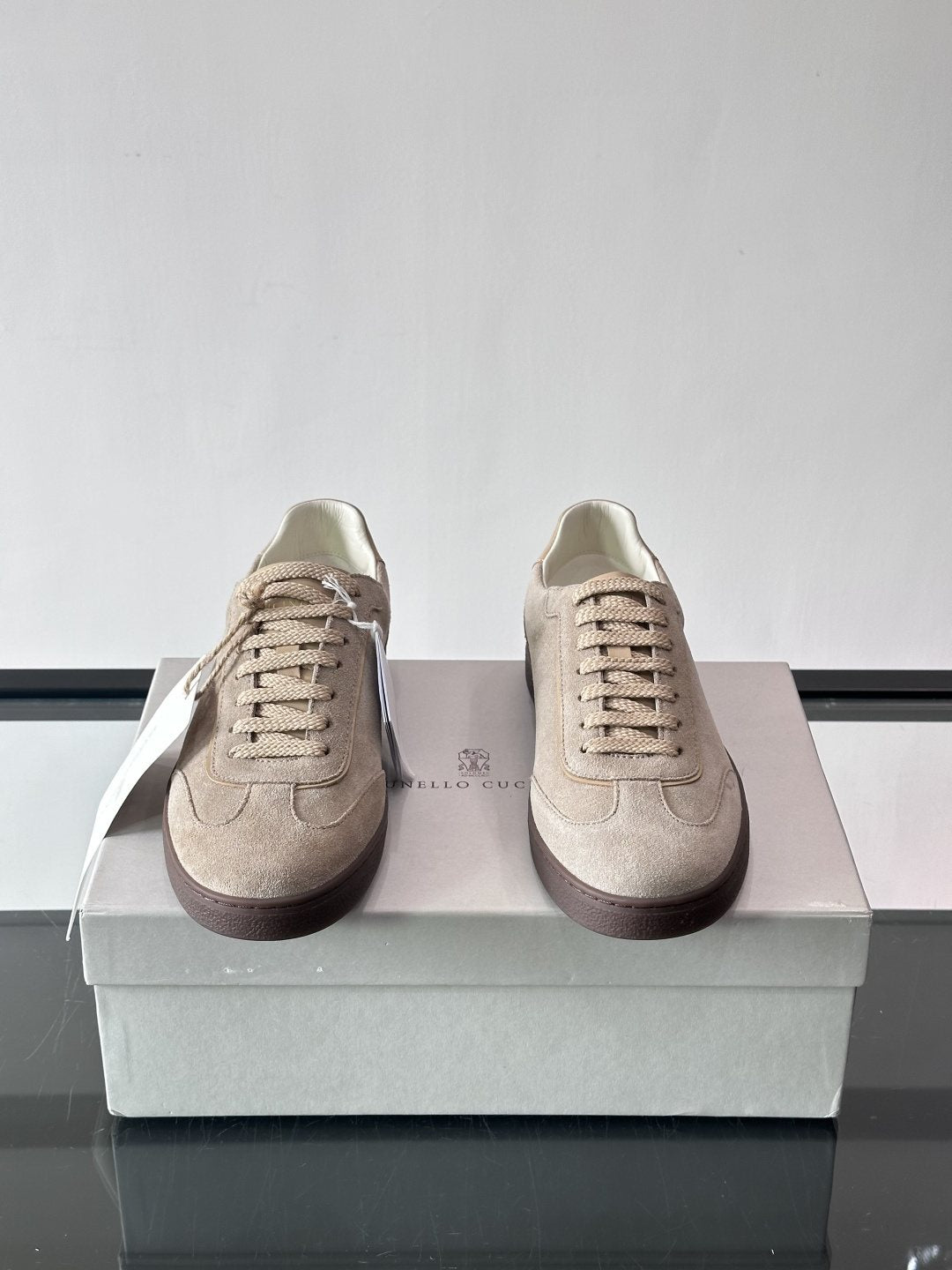 Brunello Cucinelli Off-White Low-Top Sneakers — front