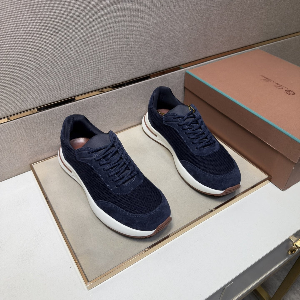 Men's Textured Mesh Casual Sneakers — front