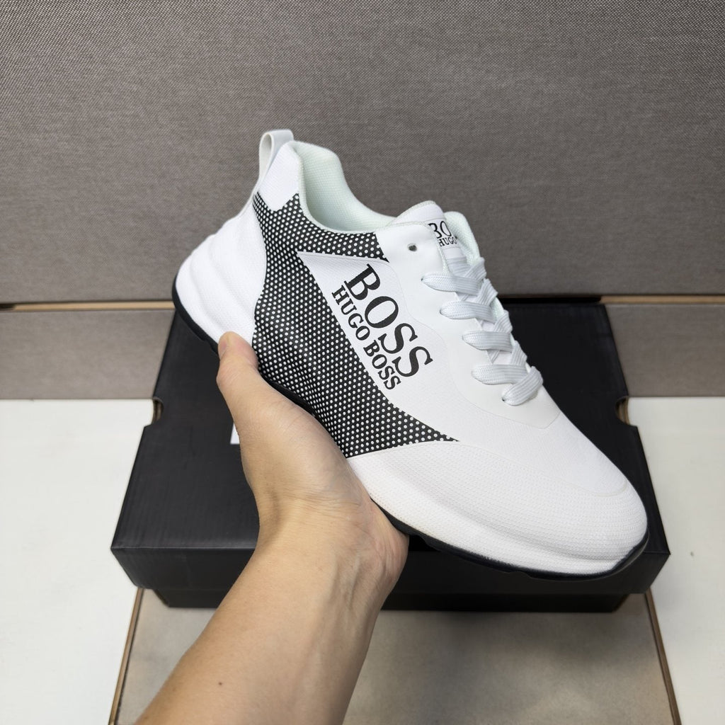 Hugo Boss Mesh-Panel Sneakers — model