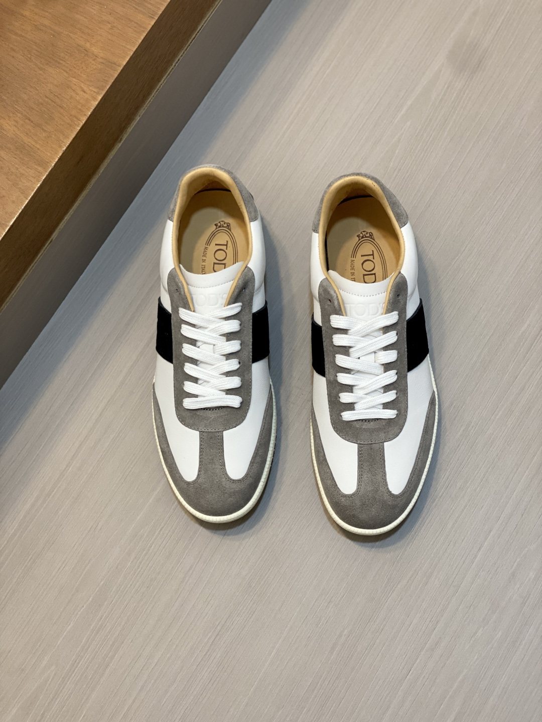 TOD'S Paneled Low-Top Sneakers — front